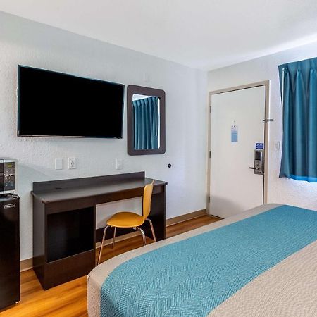 Motel 6-Valdosta, Ga - University Bagian luar foto