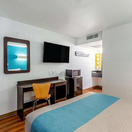 Motel 6-Valdosta, Ga - University Bagian luar foto