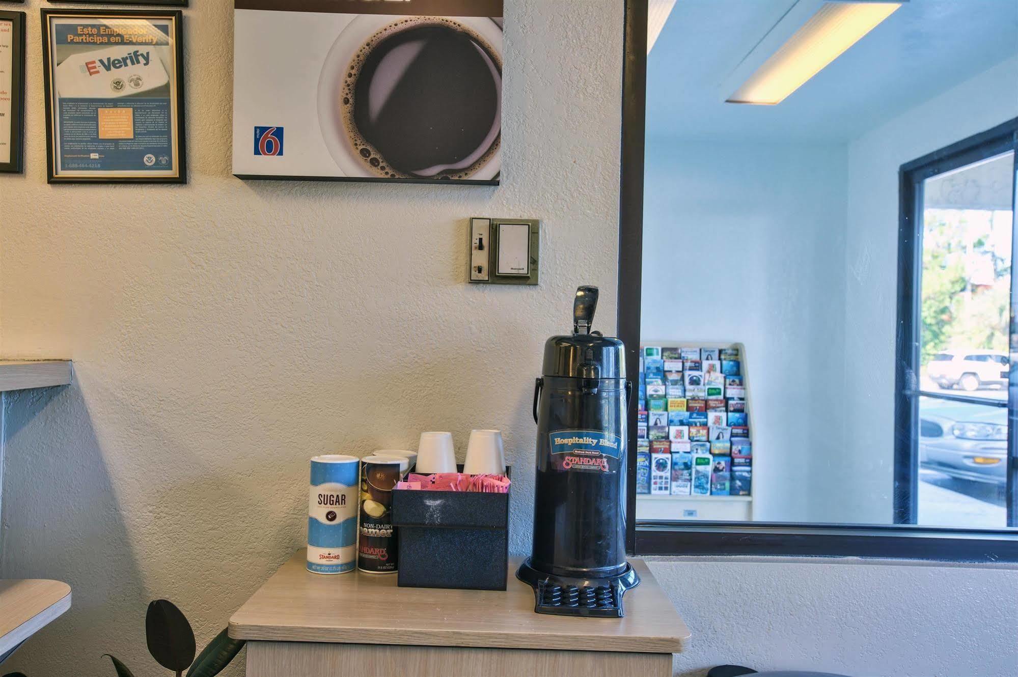 Motel 6-Valdosta, Ga - University Bagian luar foto