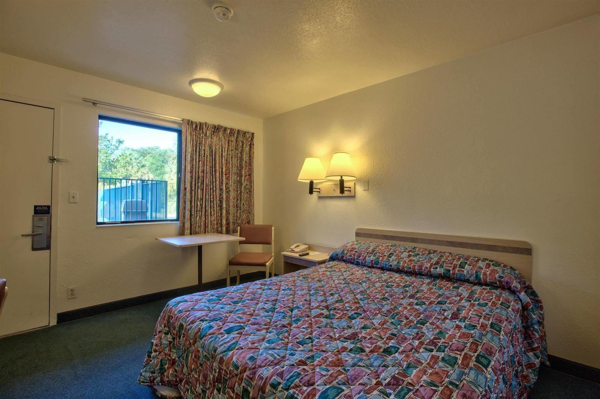 Motel 6-Valdosta, Ga - University Bagian luar foto