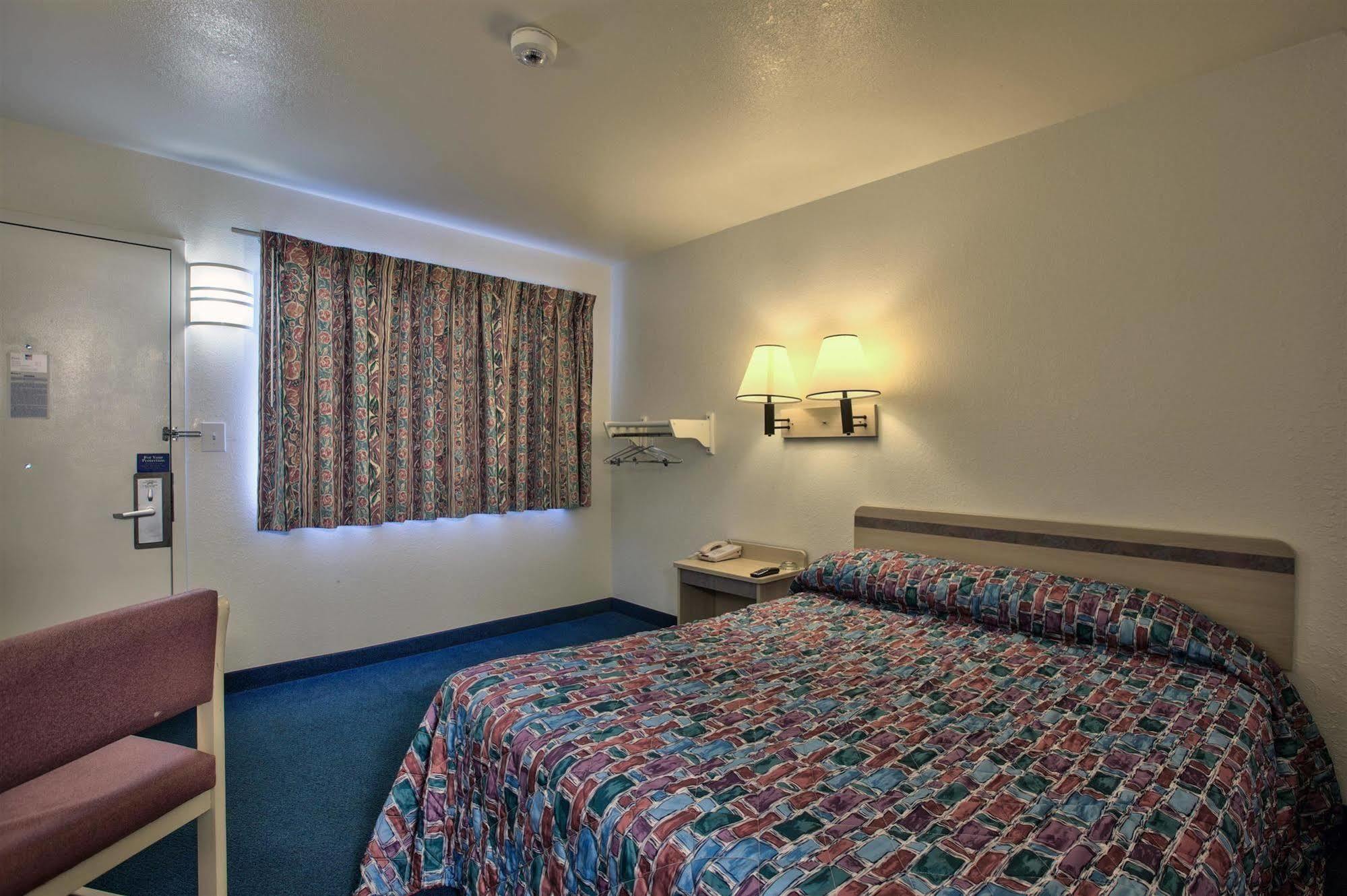Motel 6-Valdosta, Ga - University Bagian luar foto