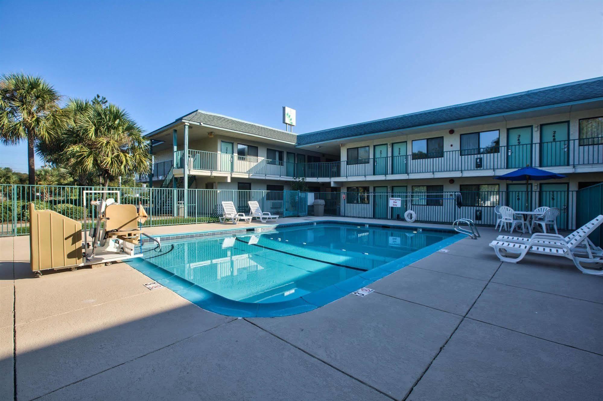 Motel 6-Valdosta, Ga - University Bagian luar foto
