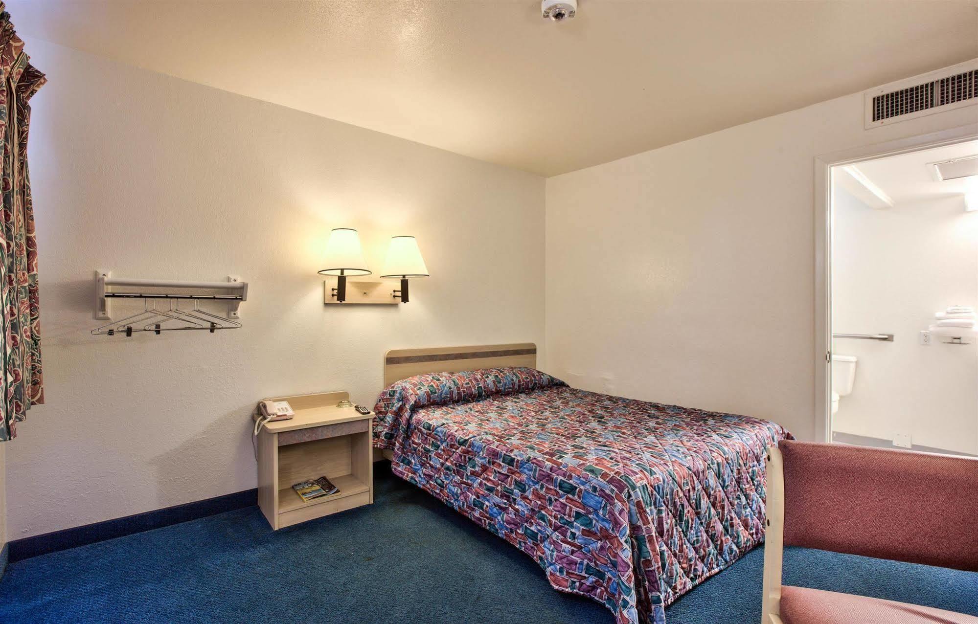 Motel 6-Valdosta, Ga - University Bagian luar foto