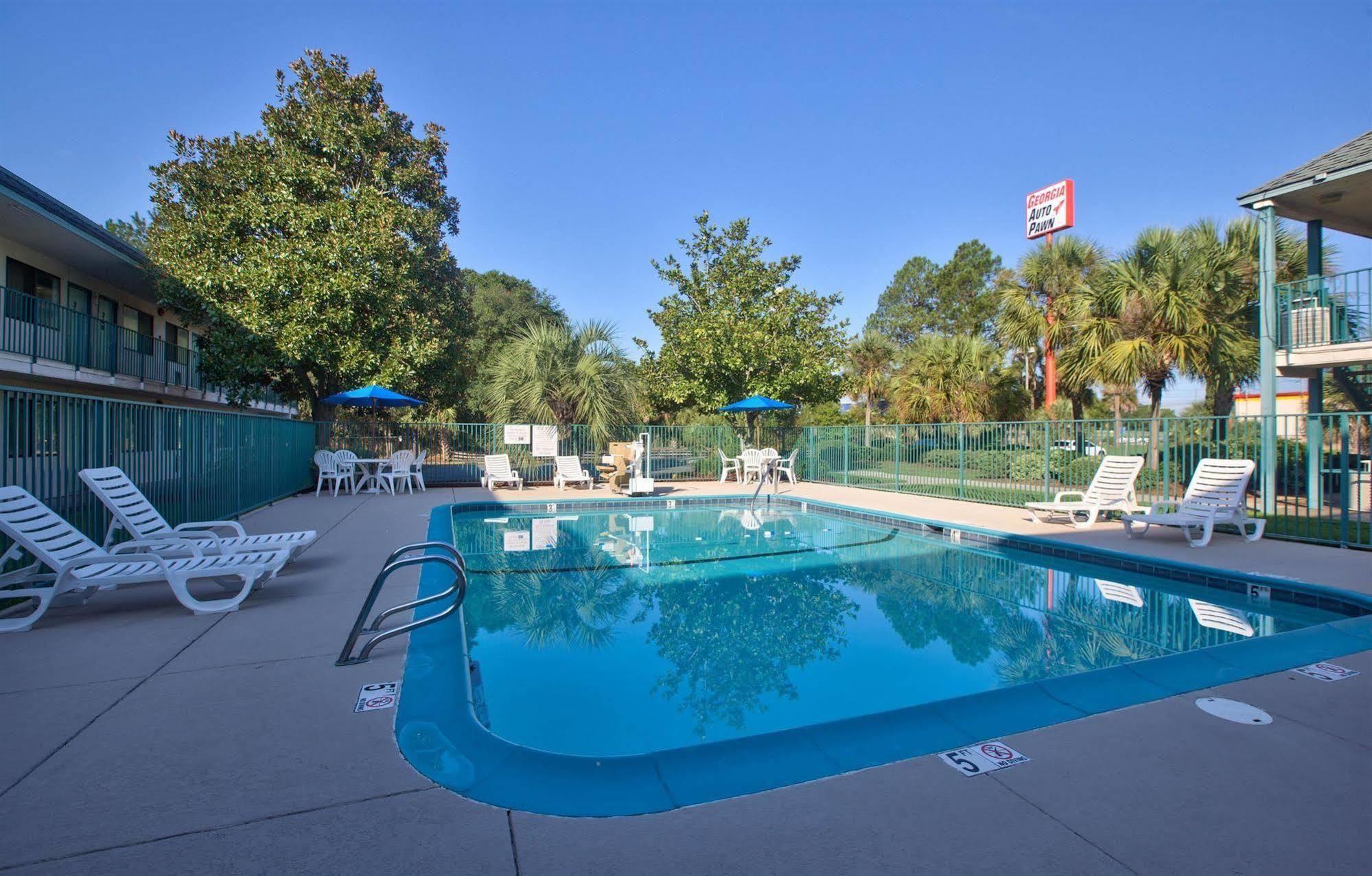 Motel 6-Valdosta, Ga - University Bagian luar foto